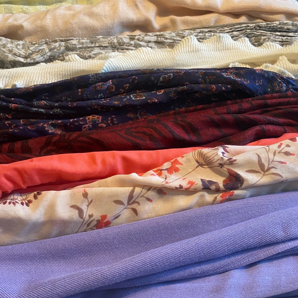 9 Assorted Scarves